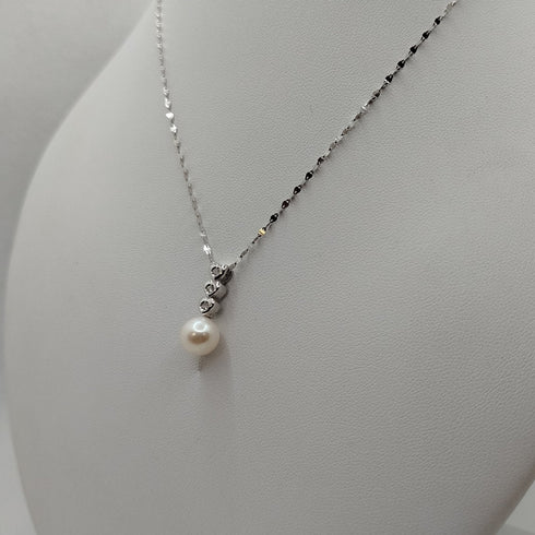 Ciondolo con perla oro bianco e diamanti con collana | Gioiellitosti.it