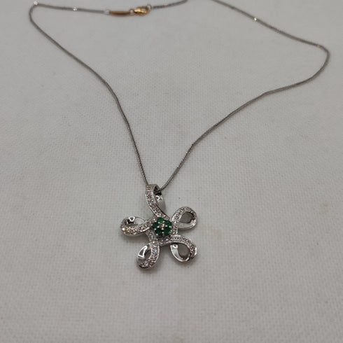 Ciondolo Smeraldi e Diamanti e collana oro 18k bianco | Gioiellitosti.it