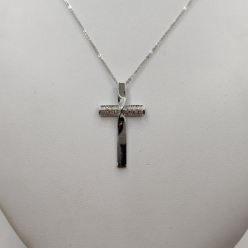 Croce di diamanti e collana in oro 18k | Gioiellitosti.it