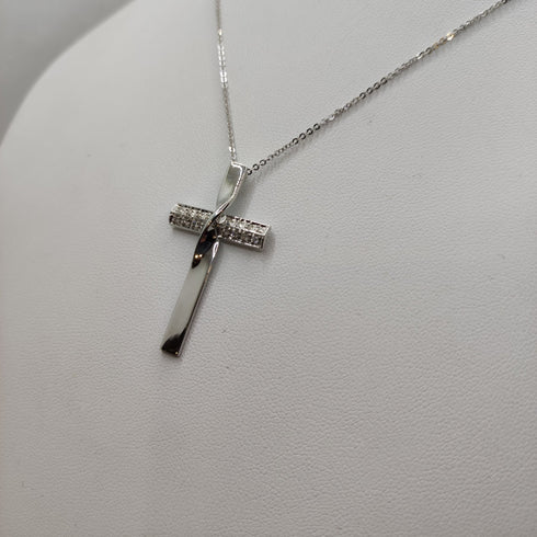 Croce di diamanti e collana in oro 18k | Gioiellitosti.it