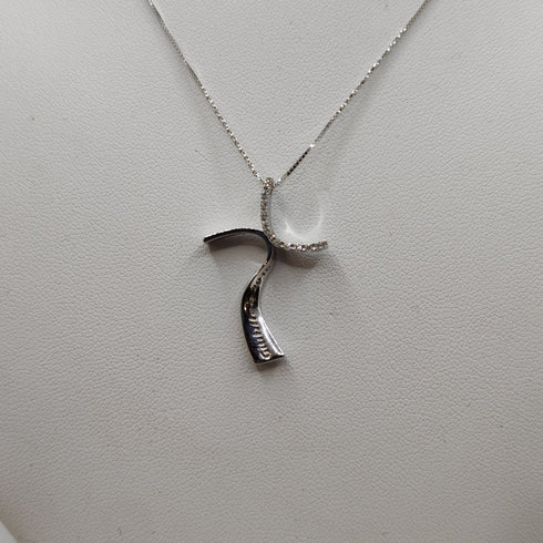 Croce in diamanti stilizzata e collana oro 18k | Gioiellitosti.it