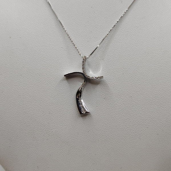 Croce in diamanti stilizzata e collana oro 18k | Gioiellitosti.it