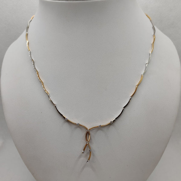 Girocollo semirigido con diamanti in oro 18k | Gioiellitosti.it