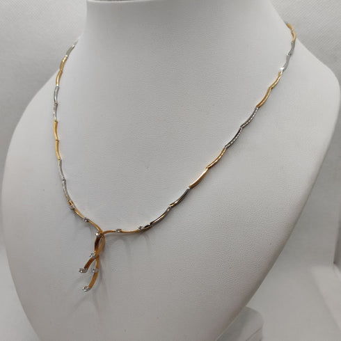 Girocollo semirigido con diamanti in oro 18k | Gioiellitosti.it