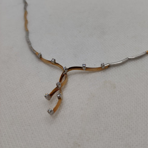 Girocollo semirigido con diamanti in oro 18k | Gioiellitosti.it