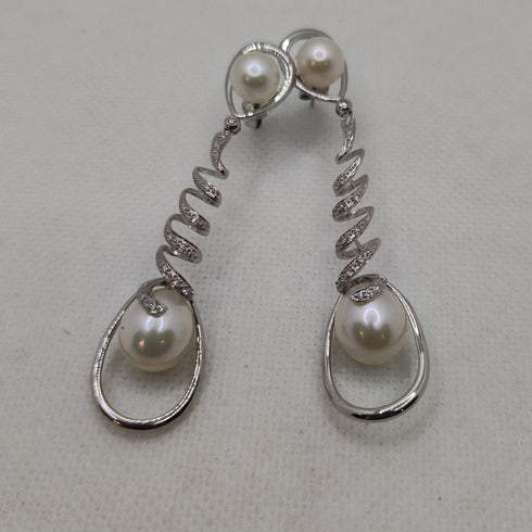 Orecchini Perle pendenti e Diamanti oro 18k | Gioiellitosti.it