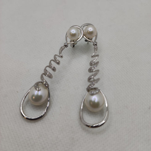 Orecchini Perle pendenti e Diamanti oro 18k | Gioiellitosti.it