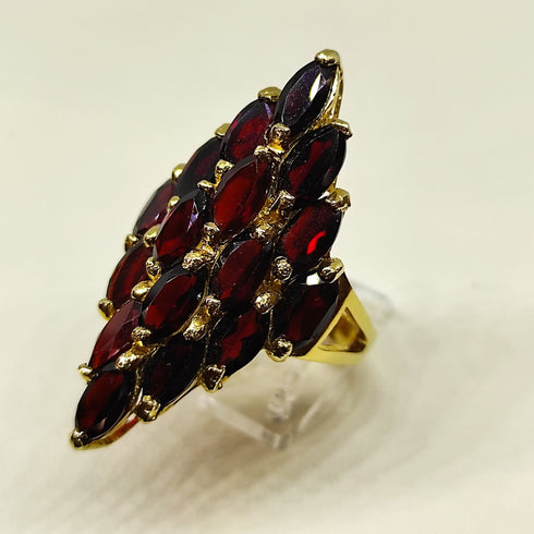 Anello oro 18 kt donna con pietre granato rosso | Gioiellitosti.it