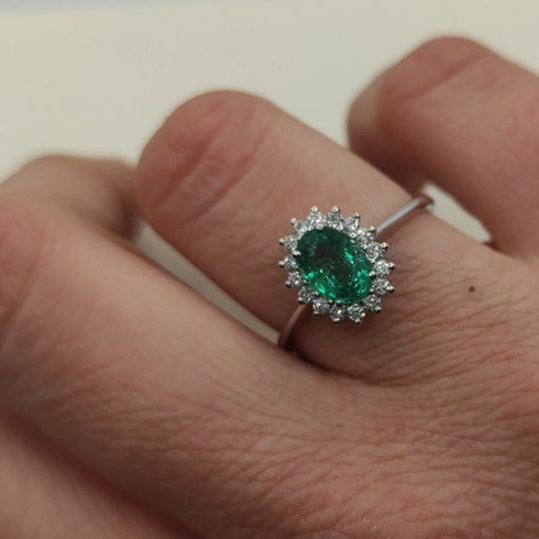 Anello Oro bianco 18k Diamanti 0,20 Smeraldi 1,02 | Gioiellitosti.it