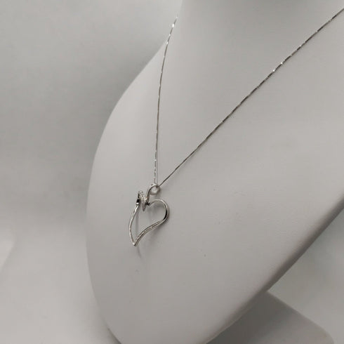 Collana ciondolo cuore oro bianco 18k diamanti 0,13 F | Gioiellitosti.it