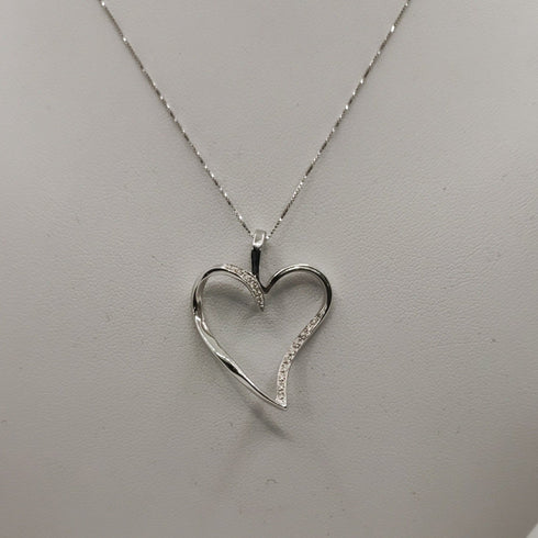 Collana ciondolo cuore oro bianco 18k diamanti 0,13 F | Gioiellitosti.it