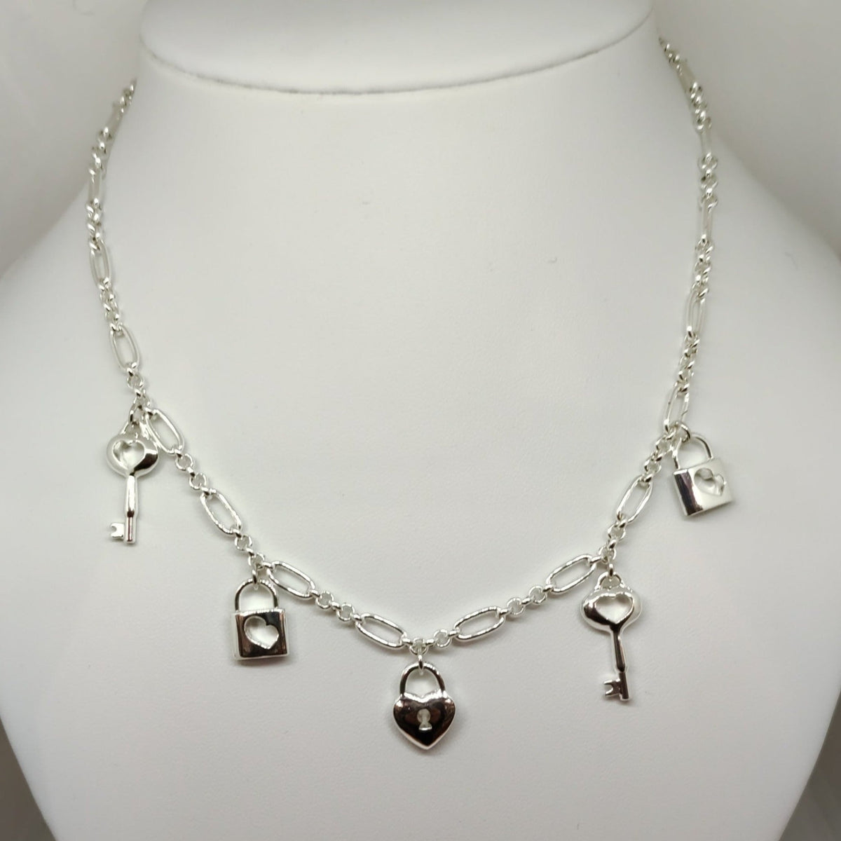 Guess JUBN04216JWYGT-U - Collier cœur et clés Guess JUBN04216JWYGT-U - Collier cœur et clés