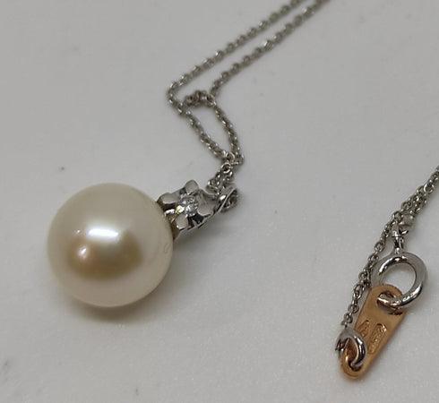 Collana punto luce oro bianco 18k Perla Naturale 8.5mm Diamanti | Gioiellitosti.it