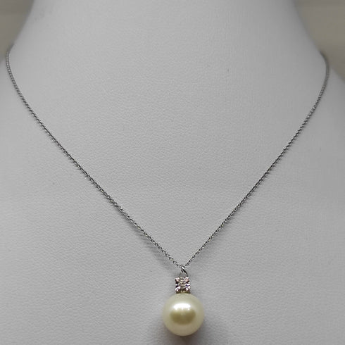 Collana punto luce oro bianco 18k Perla Naturale 8.5mm Diamanti | Gioiellitosti.it