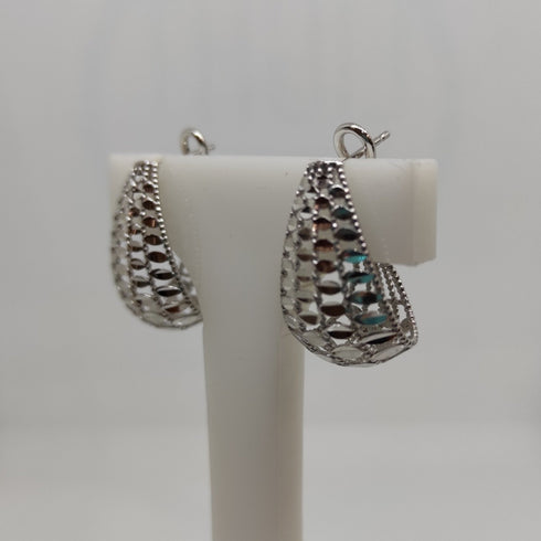 Orecchini oro 18 kt bianco da donna Modello semicerchio traforato 5,30 gr | Gioiellitosti.it