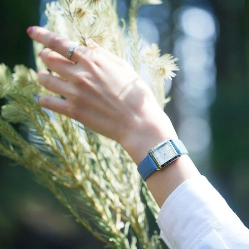 Orologio Citizen Eco Drive EW5590-62A Square azzurro | Gioiellitosti.it