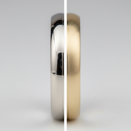 Confronto tra gioiello in oro bianco rodiato e non rodiato