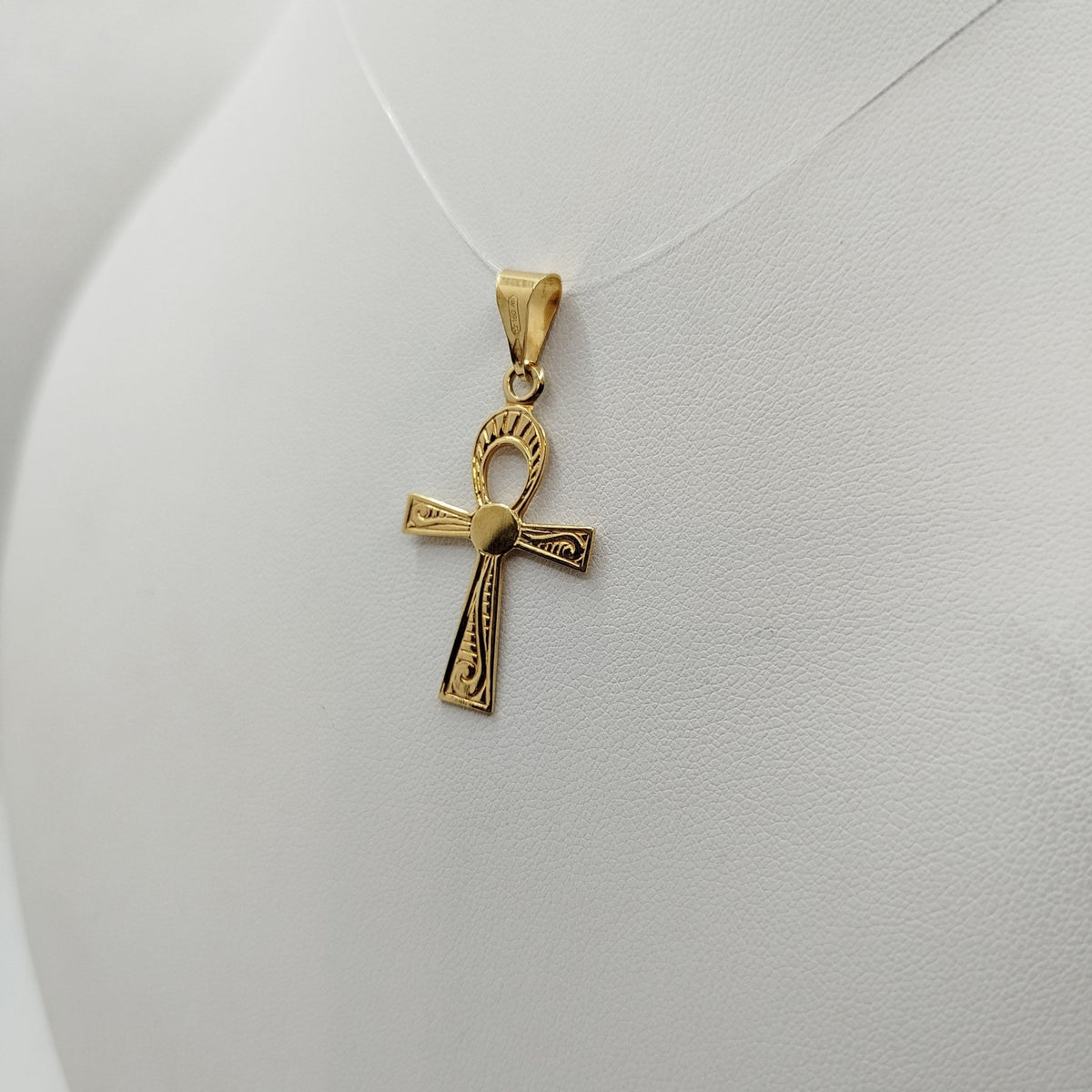 Collana in oro giallo 750/1000 maglia intrecciata con ciondolo con pavè Collana in oro giallo 750/1000 maglia intrecciata con ciondolo con pavè