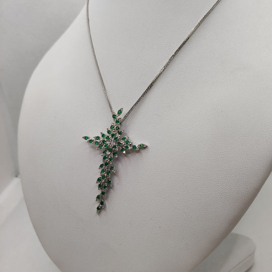 Croce con diamanti e Smeraldi e collana oro 18k | Gioiellitosti.it — Product detail view