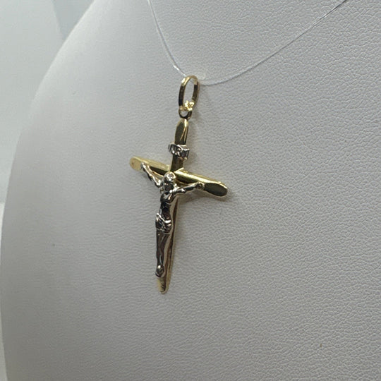 Crocifisso in oro bianco e giallo 18k forma a rilievo 1.4 gr | Gioielli Tosti — Vista dettaglio prodotto originale