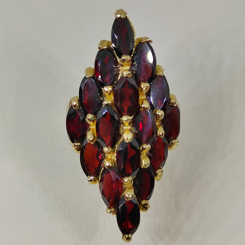 Anello oro 18 kt donna con pietre granato rosso | Gioiellitosti.it