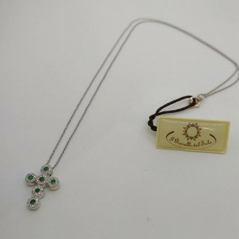 Collana Croce oro bianco 18k Diamanti 0,10 Smeraldi 0,10 | Gioiellitosti.it