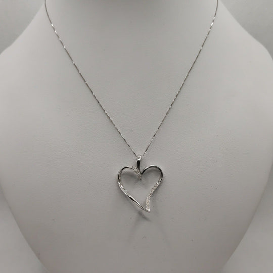 Collana ciondolo cuore oro bianco 18k diamanti 0,13 F | Gioiellitosti.it — Product detail view