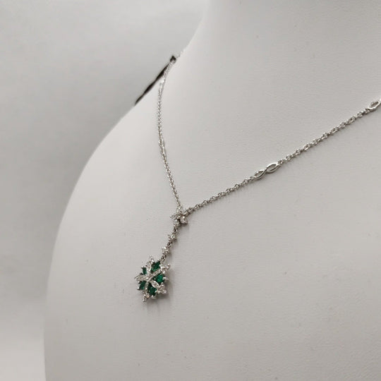 Collana ciondolo smeraldi e diamanti oro 18k | Gioiellitosti.it — Product detail view